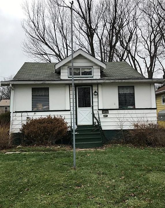 1st image of 1290 E 340th St