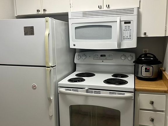 2nd image of 7222 Shelter Creek Ln