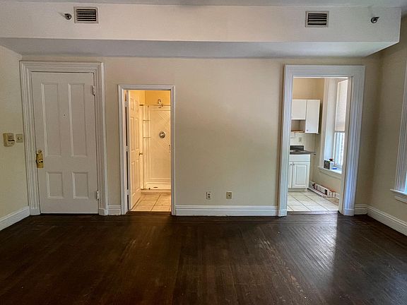 4th image of 13 E Grace St #13E