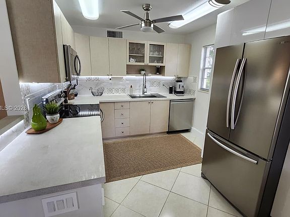 4th image of 2001 Ventnor Dr #2001-G