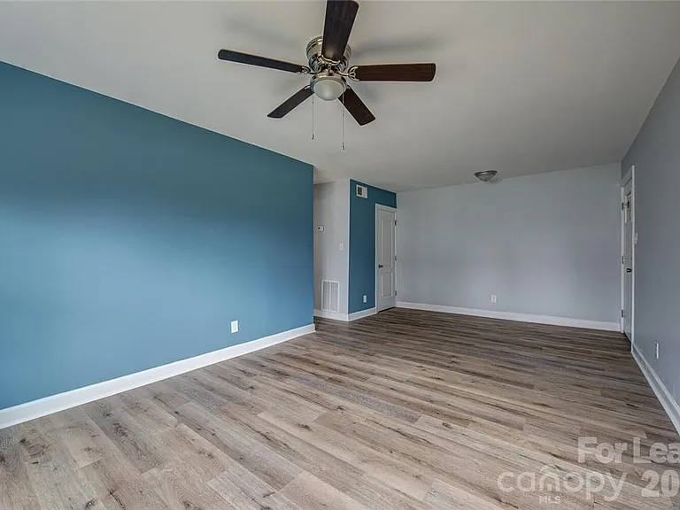1048 Avondale Rd #17 — Photo 4