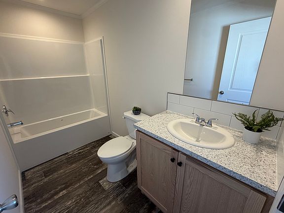 5th image of 136 3rd Ave #136