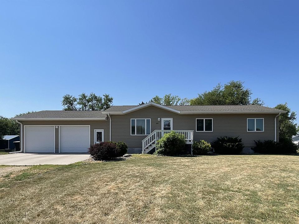 1st image of 607 W 17th Ave