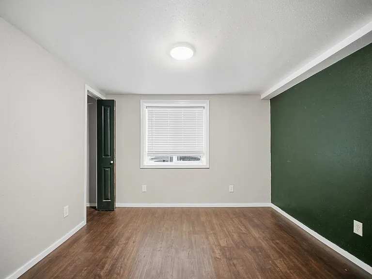 2527 W Liberty Ave — Photo 31