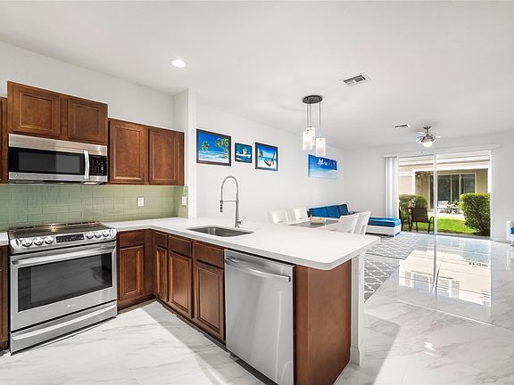 3rd image of 375 SE 1st Way