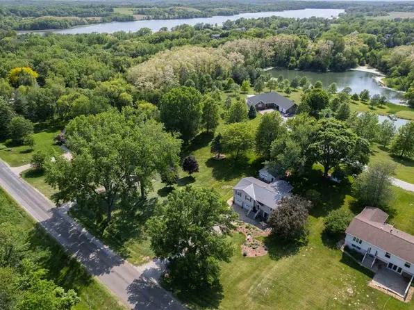 8 Lake Crest Mnr #1, Solon, IA 52333
