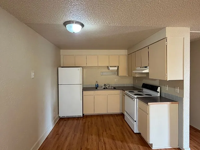 2124 Arthur St #15 — Photo 1