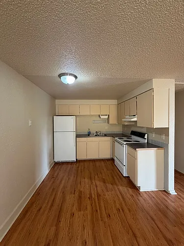 2124 Arthur St Photo 1
