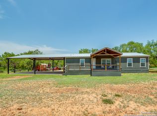 1271 Sandbranch Rd, Bigfoot, TX 78005