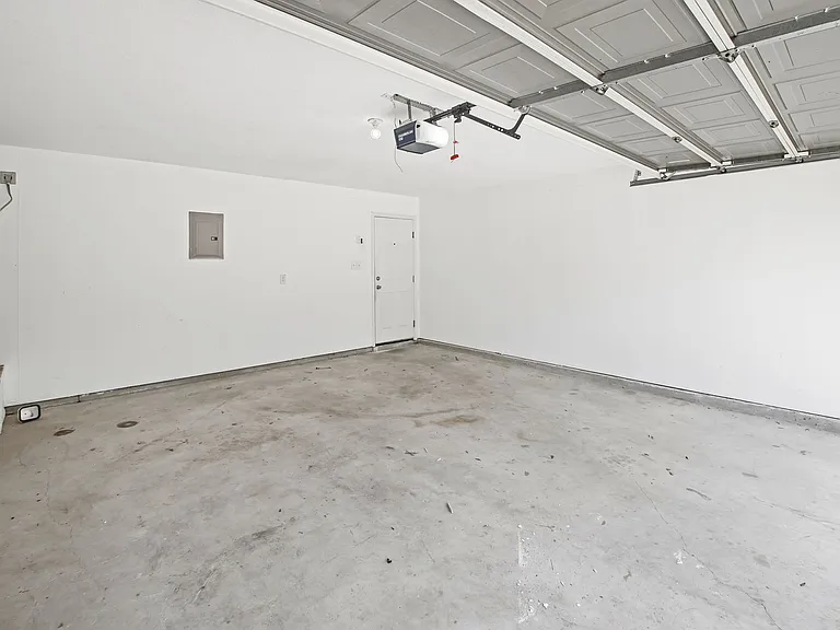 2127 Red Rock Xing — Photo 28