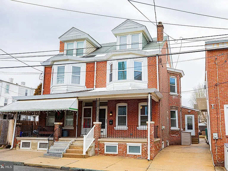 245 Hurst St — Photo 38