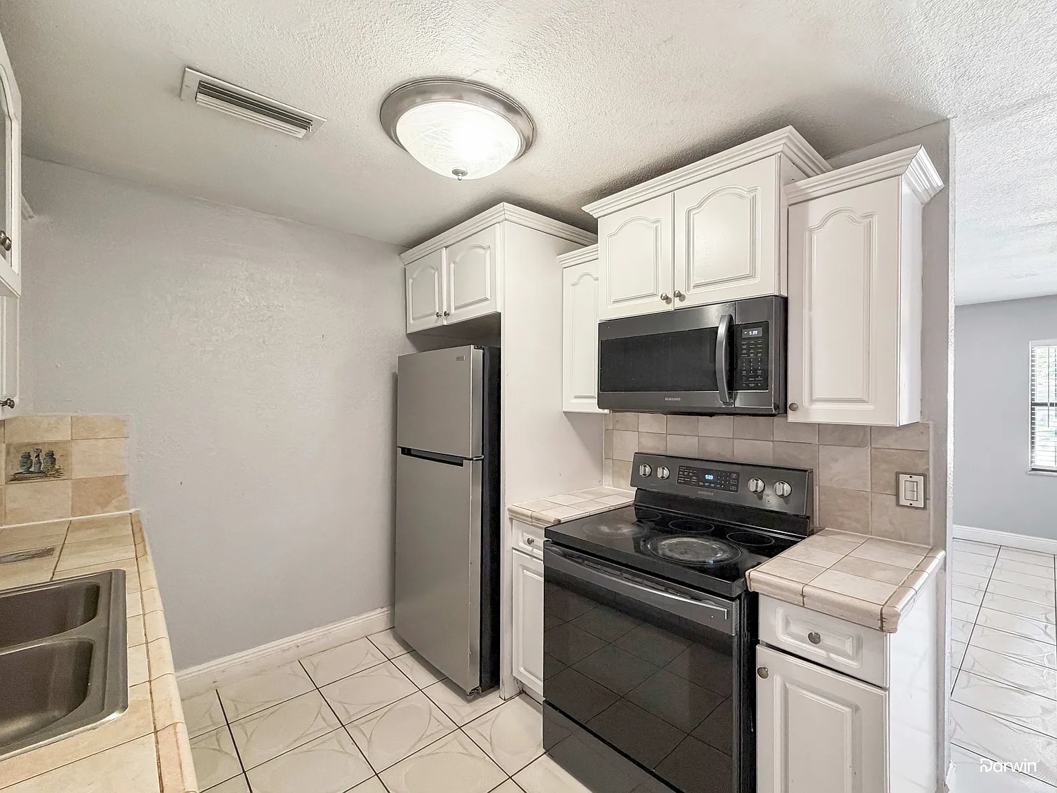 4 bed, 2.0 bath, 1356 sqft, $1,995 — Photo 3