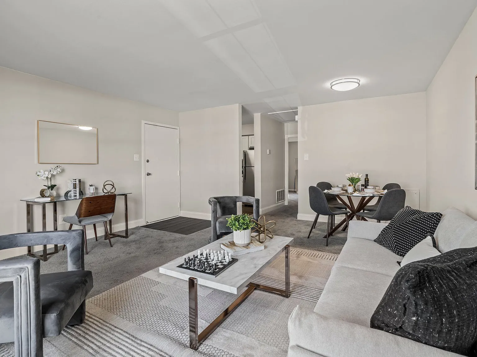 Rushwood Apartments — Photo 3