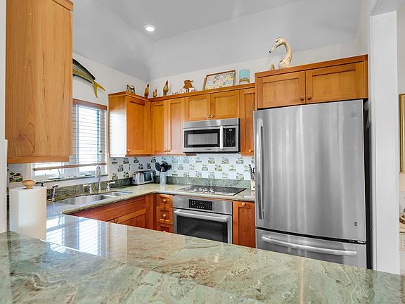 5th image of 18 Marlin Ln #B