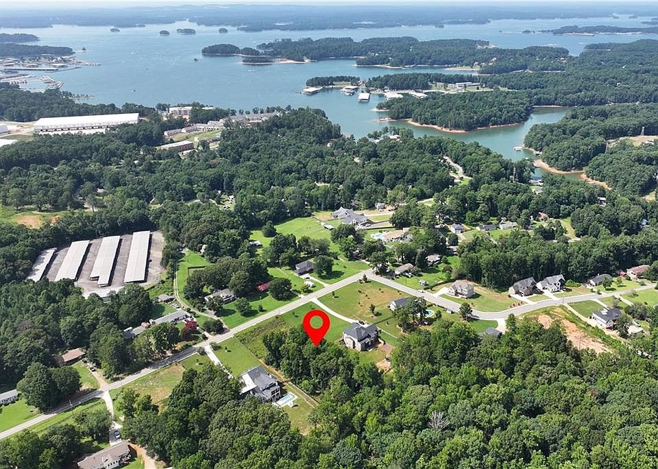1st image of 3245 Shoreland Dr #3