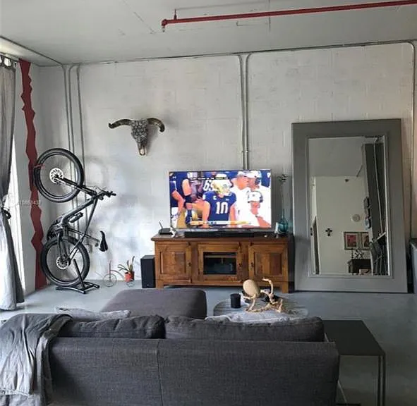 444 NE 30th St #51 — Photo 4