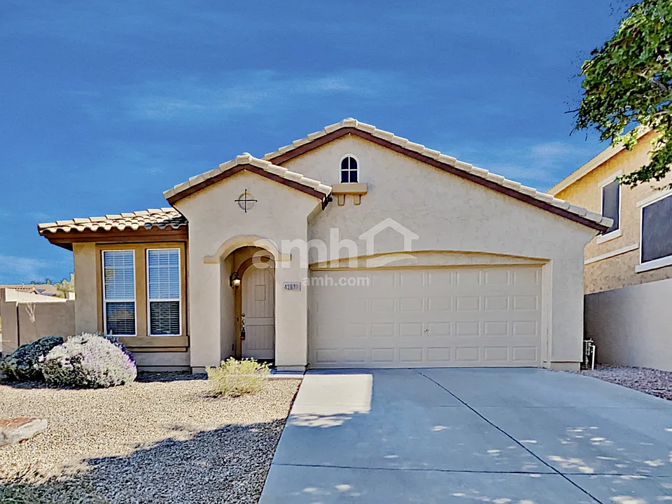 42929 N Hudson Ct