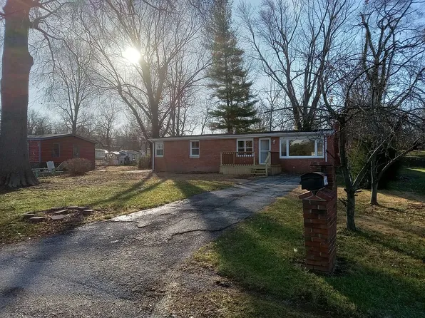 102 Virginia Ave, Cottage Hills, IL 62018