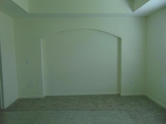 4th image of 510 Wintergreen Way