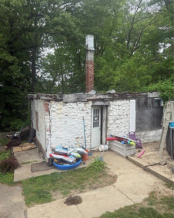 1st image of 264 Aylsworth Ave