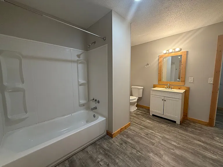1504 Colony Park Dr — Photo 4
