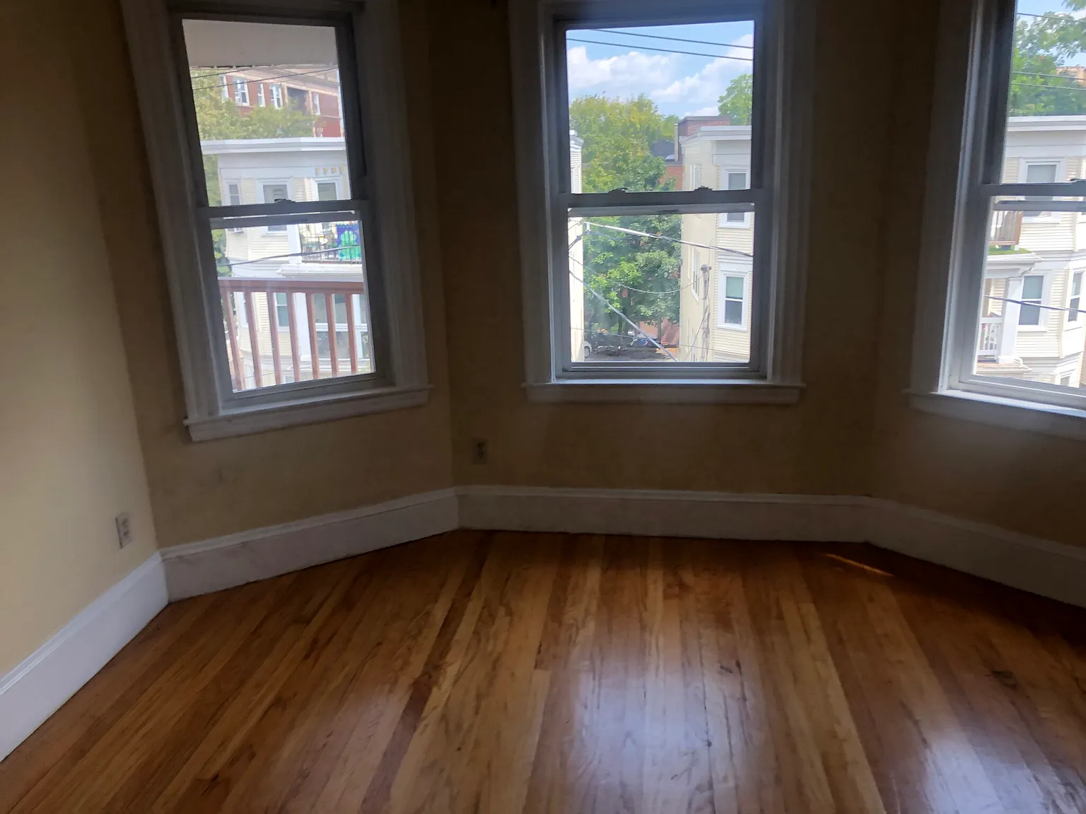 4 bed, 1200 sqft, $3,600 — Photo 3