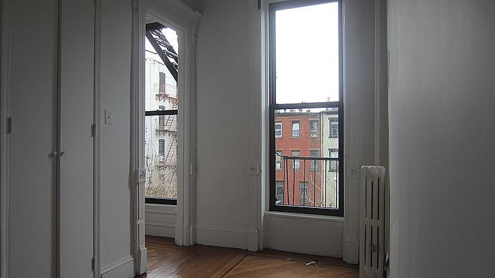 Building Photo 4
