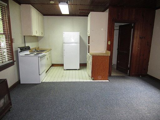 2nd image of 114 1/2 High St #A