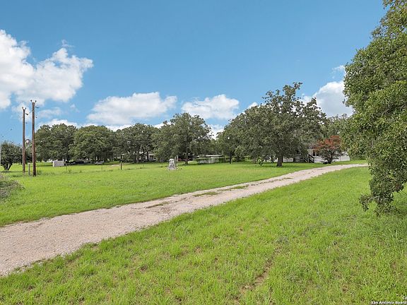 5th image of 980 COUNTY ROAD 429