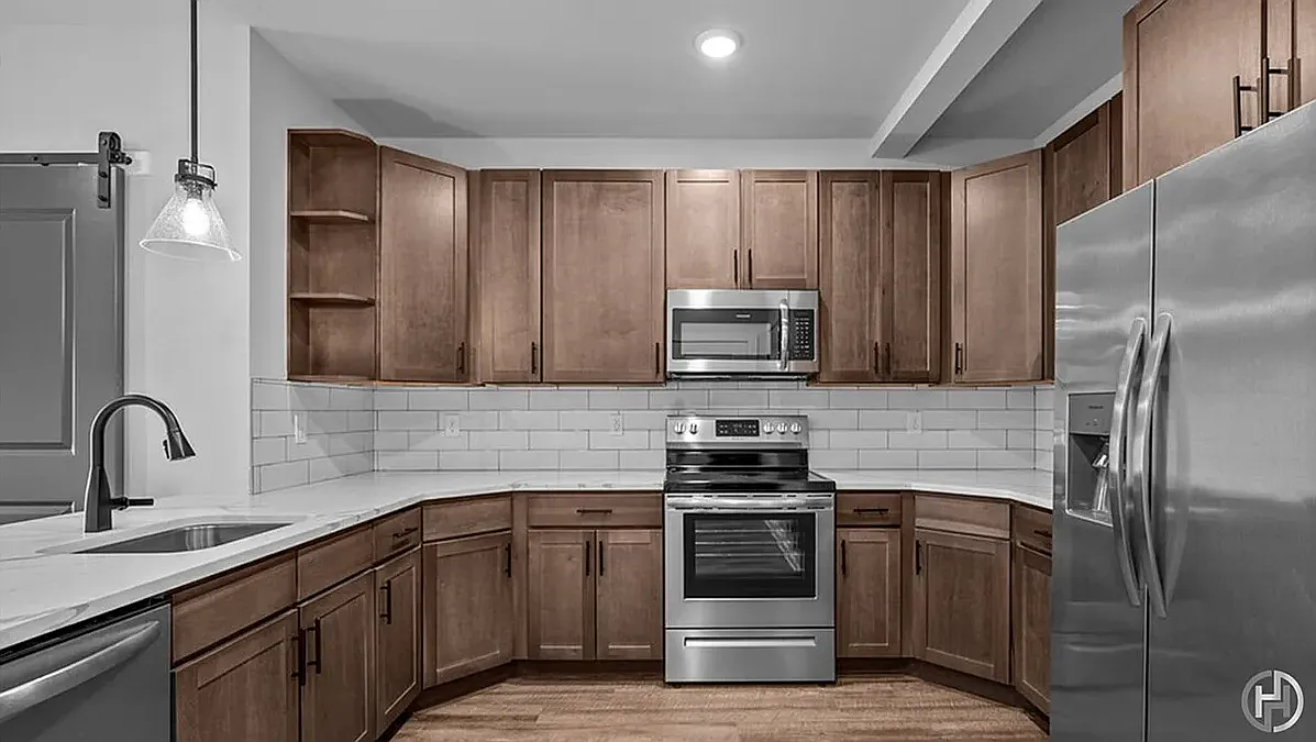 HH Bath View Apartments — Photo 4