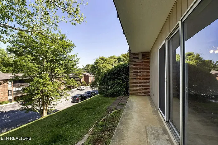 400 Dublin Dr — Photo 5