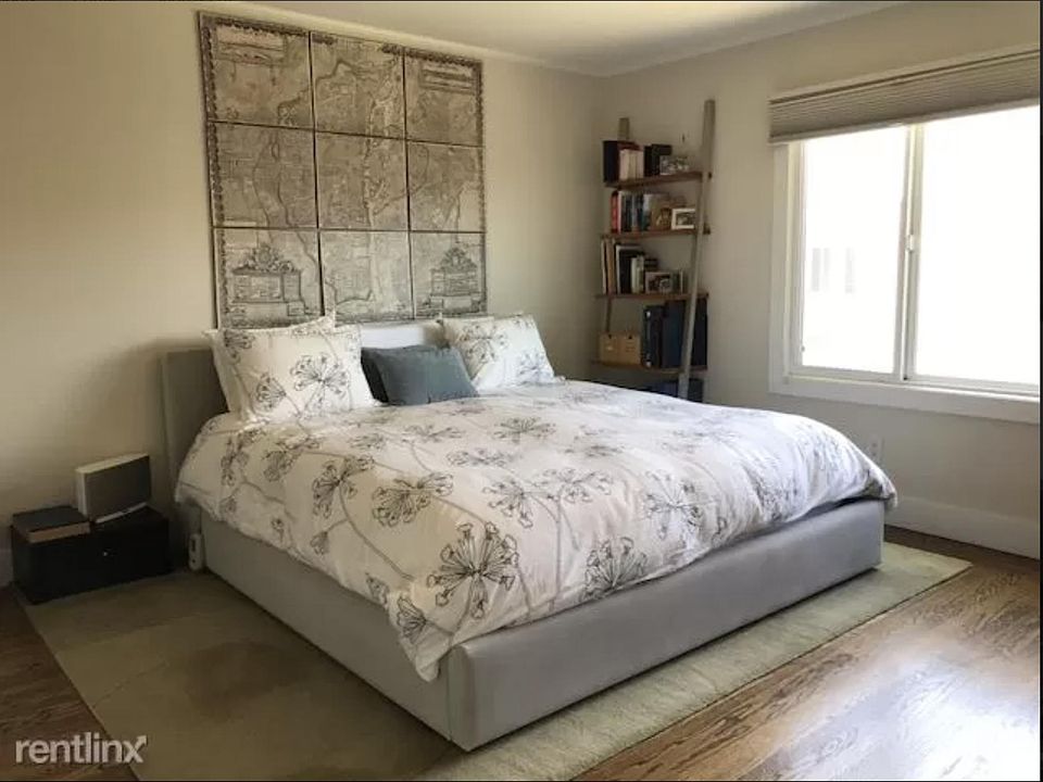 1st image of 33 Iris Ave