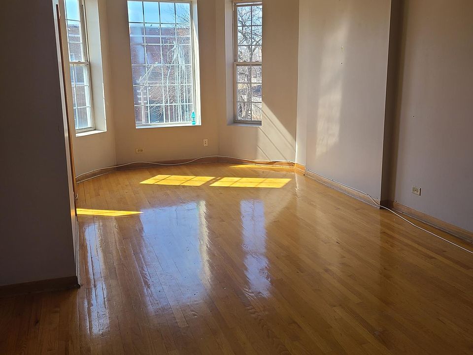 2nd image of 417 S Kilbourn Ave #2