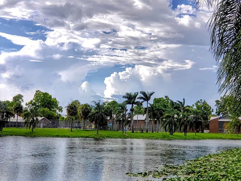 Lake View Villas — Photo 12