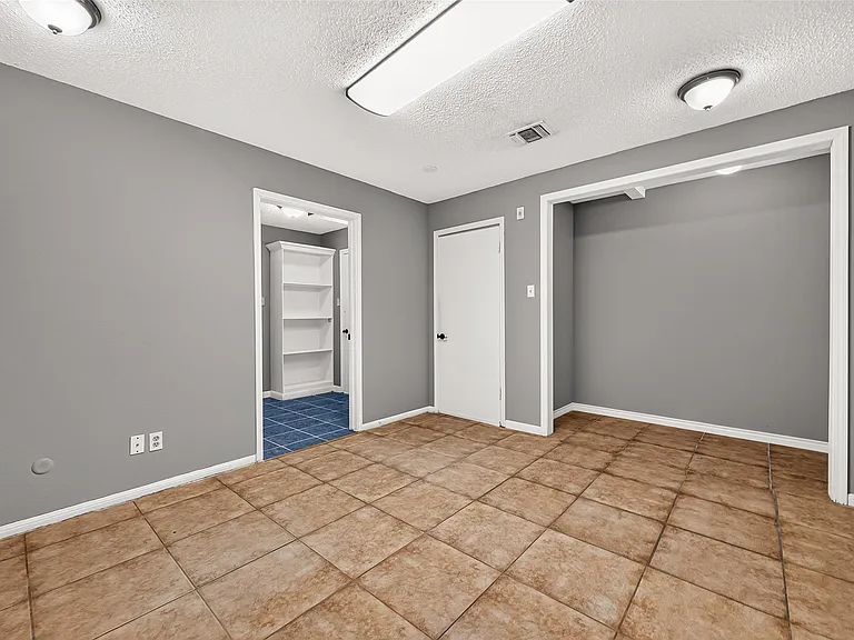 19002 Mirror Lake Dr — Photo 23