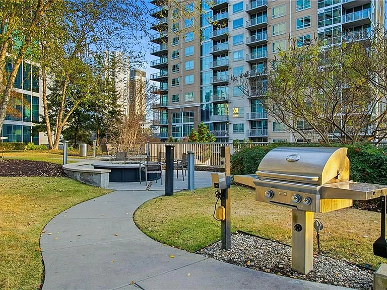44 Peachtree Pl NW #424 — Photo 29