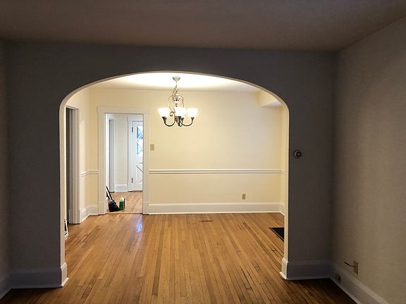 3rd image of 554 S Harrison Ave