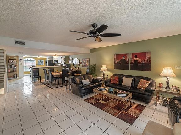 4th image of 637 Pinellas Bayway #302