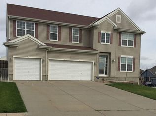 1702 Hardwood Dr, Papillion, NE 68046