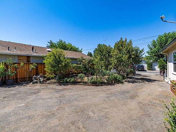 3rd image of 18005 - 18009 Poplar Avenue