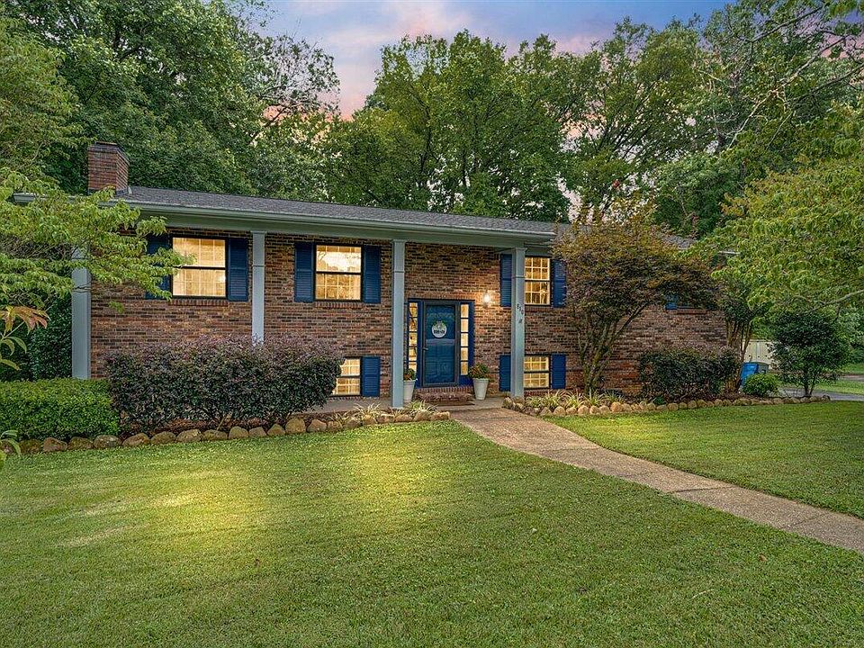 1st image of 810 Brynewood Park Ln