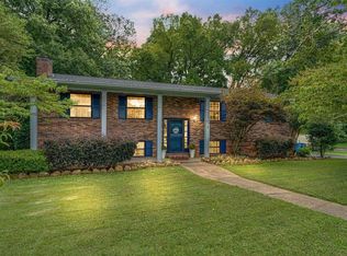 810 Brynewood Park Ln, Chattanooga, TN 37415