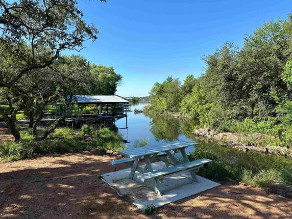 190 Clear Creek Drive, Burnet, TX 78611