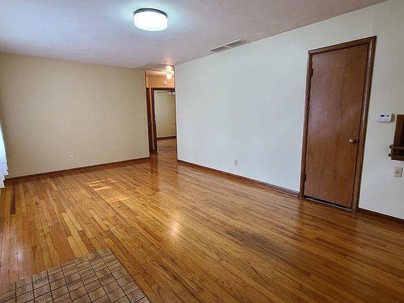 4th image of 1724 N B St