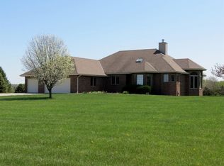 10400 Cromwell Dr, Lincoln, NE 68516