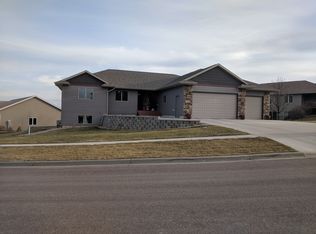 1921 W River Bluff Dr, Brandon, SD 57005