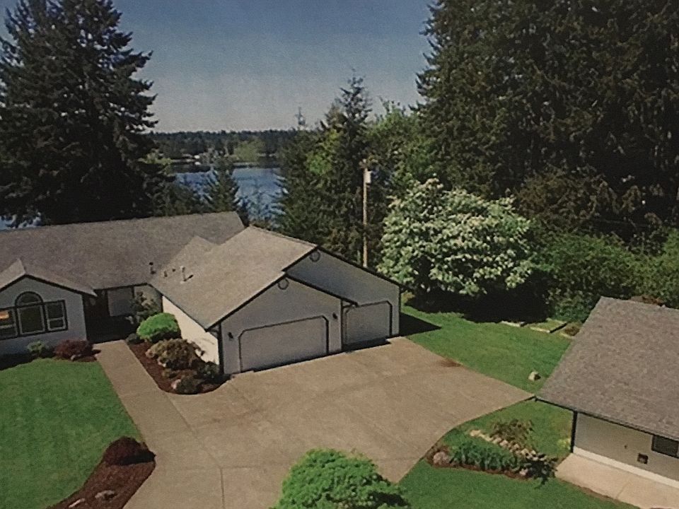Beautiful Waterfront living