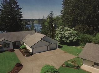 8424 Spinnaker Ln SE, Olympia, WA 98503