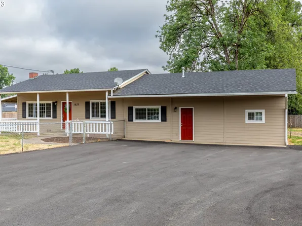 1933 W Duke Rd, Sutherlin, OR 97479