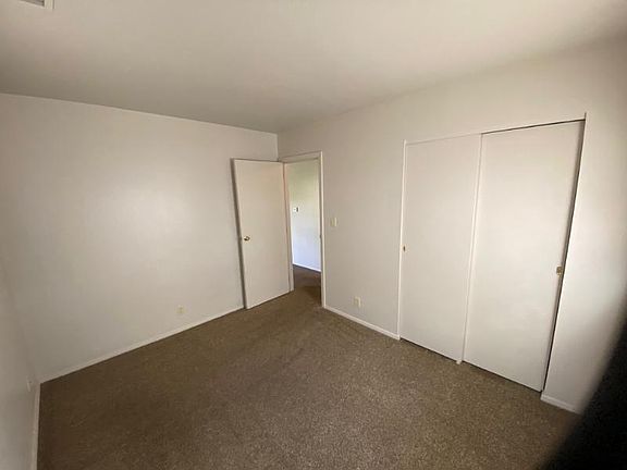 4th image of 1118 Amherst Dr #E1